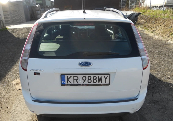 Ford Focus cena 12500 przebieg: 305000, rok produkcji 2009 z Bodzentyn małe 46